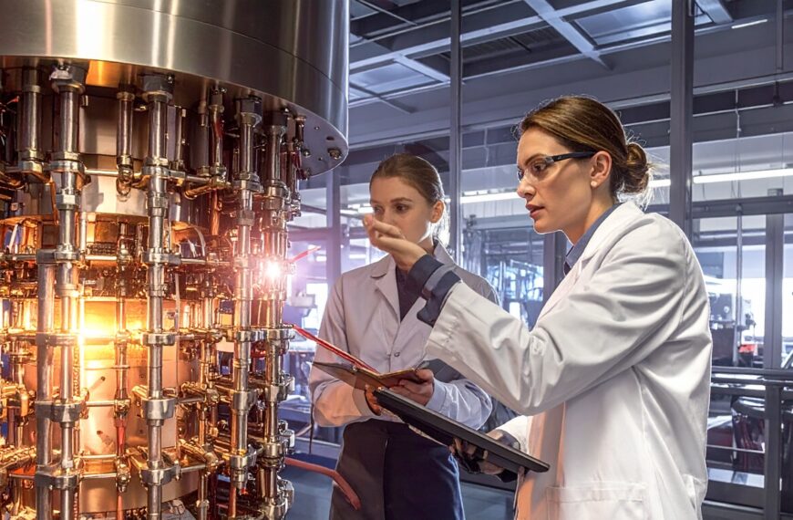 Experts split on how soon quantum computing is coming, but say we should start preparing now